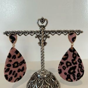 Pink Cheetah Felt Lightweight Earrings